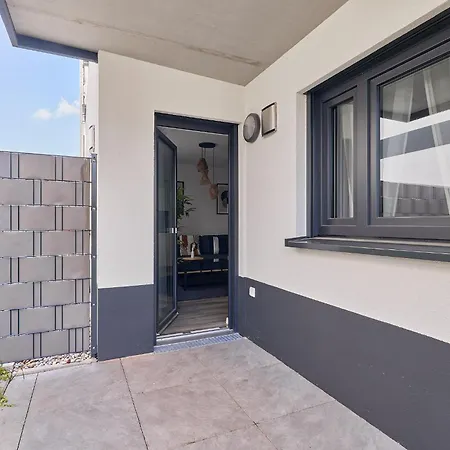 Moderne Stilvoll Eingerichtete Neubauwohnung *