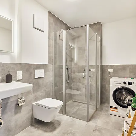 Moderne Stilvoll Eingerichtete Neubauwohnung * City Airport Mannheim