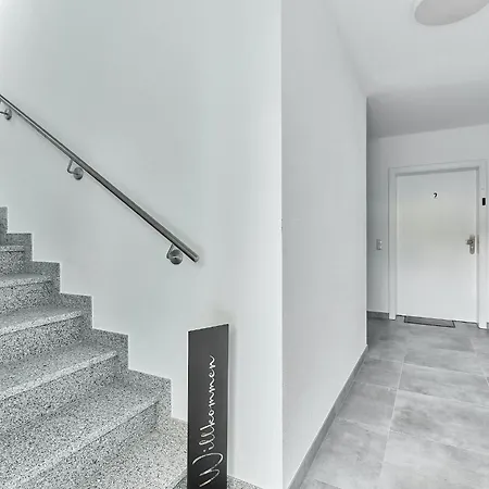 Moderne Stilvoll Eingerichtete Neubauwohnung Apartment *